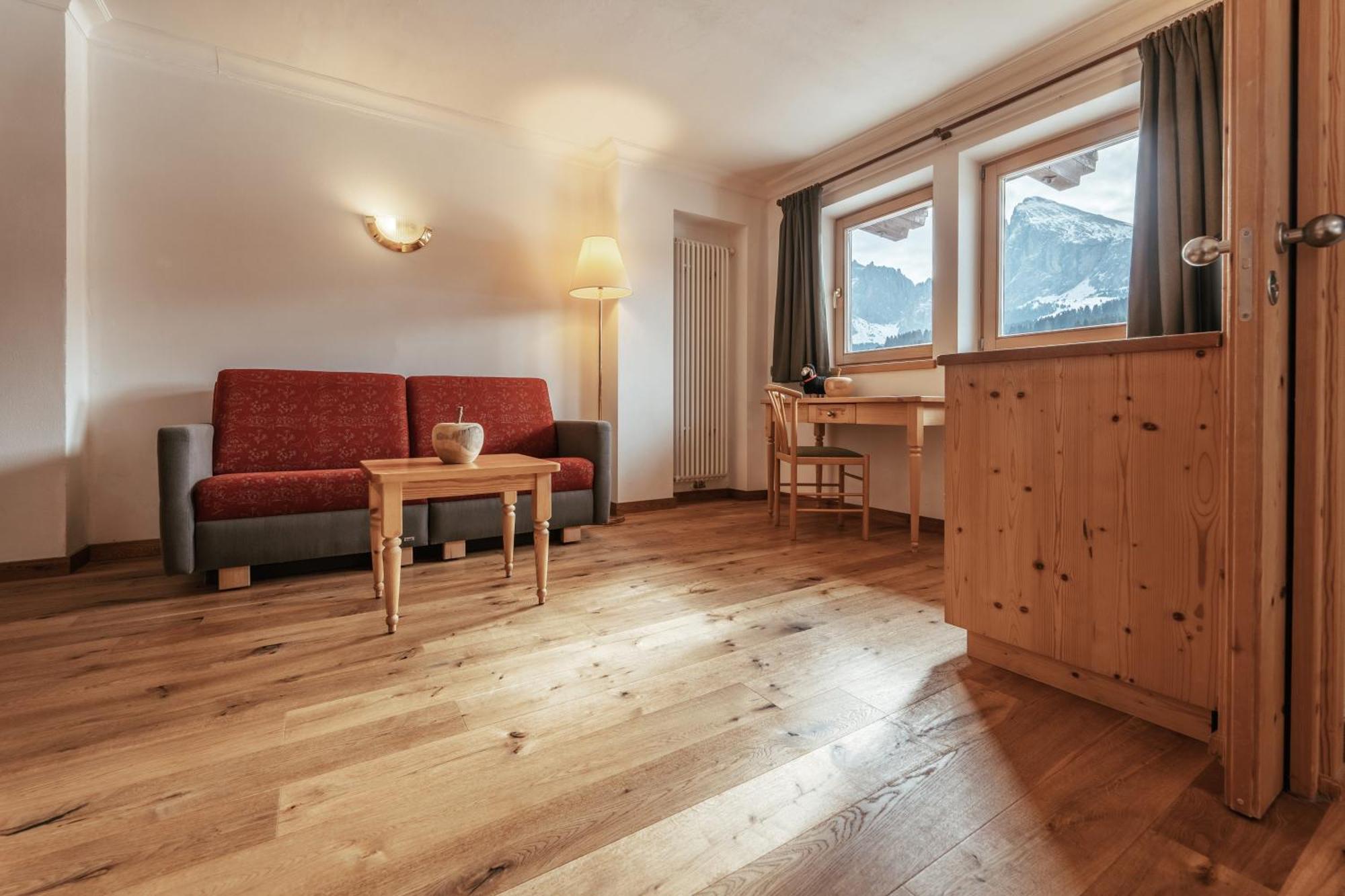 Saltria - Your Alpine Experience Alpe Di Siusi Room photo